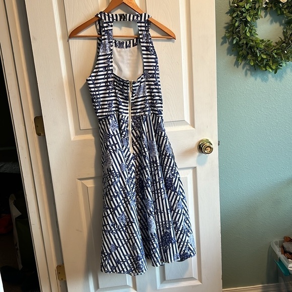 Eliza J Blue Striped Floral Fit & Flare Cut Out Halter Neck Dress Womens SIZE 8 - Picture 6 of 9